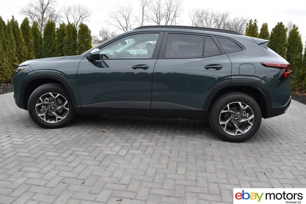 2025 Chevrolet Trax - Image 8 of 21