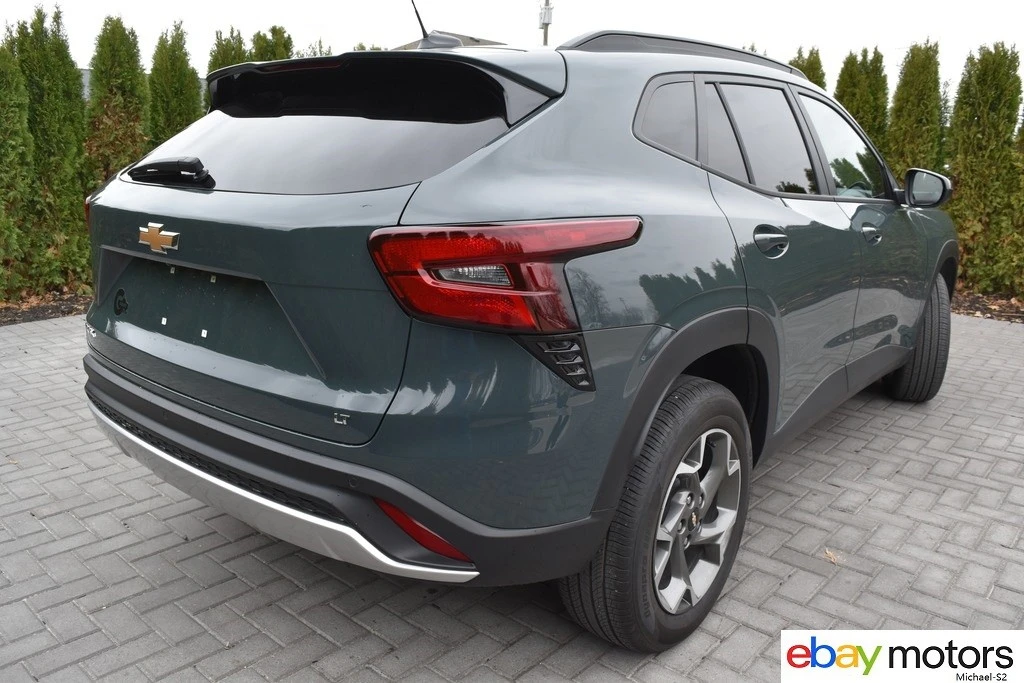 2025 Chevrolet Trax - Image 5 of 21
