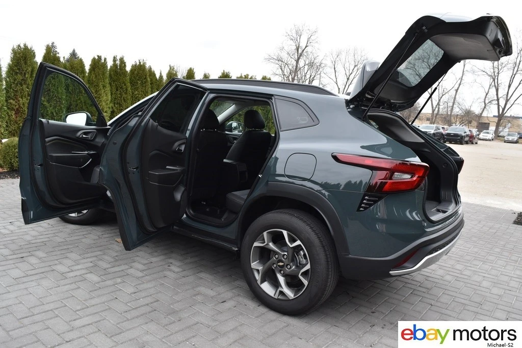 2025 Chevrolet Trax - Image 19 of 21