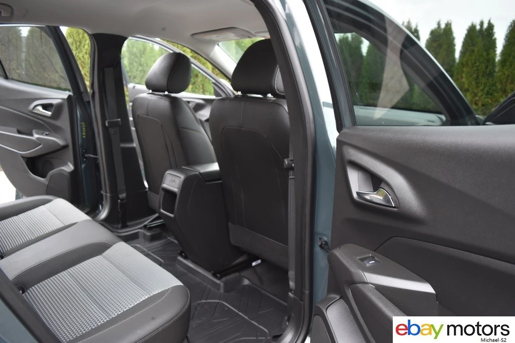 2025 Chevrolet Trax - Image 18 of 21
