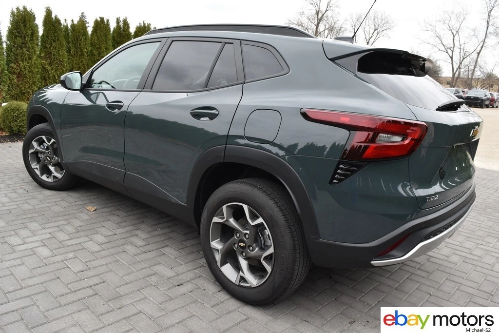 2025 Chevrolet Trax - Image 7 of 21