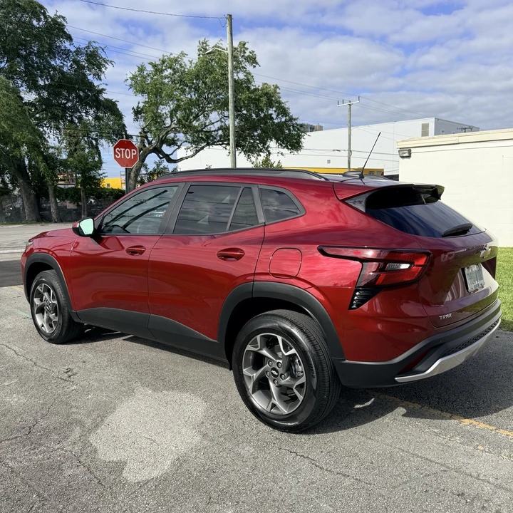 2025 Chevrolet Trax - Image 7 of 21