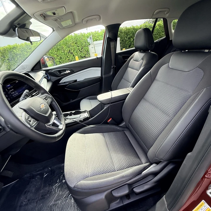 2025 Chevrolet Trax - Image 14 of 21