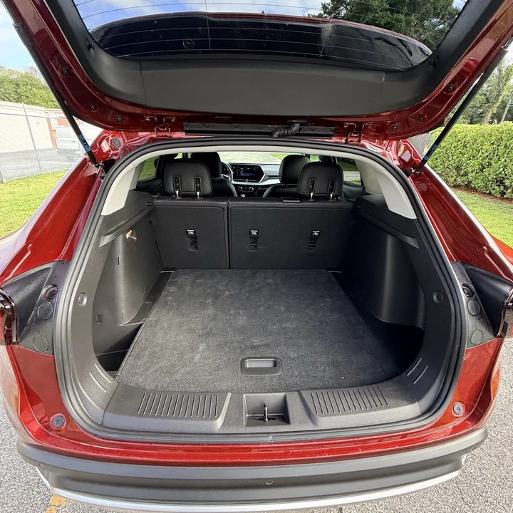 2025 Chevrolet Trax - Image 17 of 21