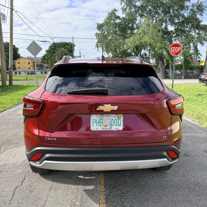 2025 Chevrolet Trax - Image 6 of 21