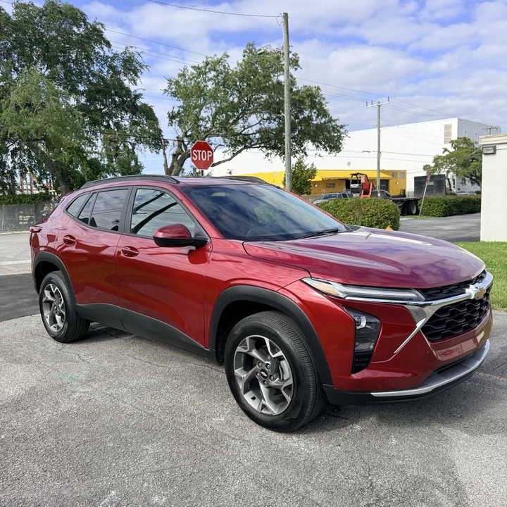 2025 Chevrolet Trax - Image 3 of 21
