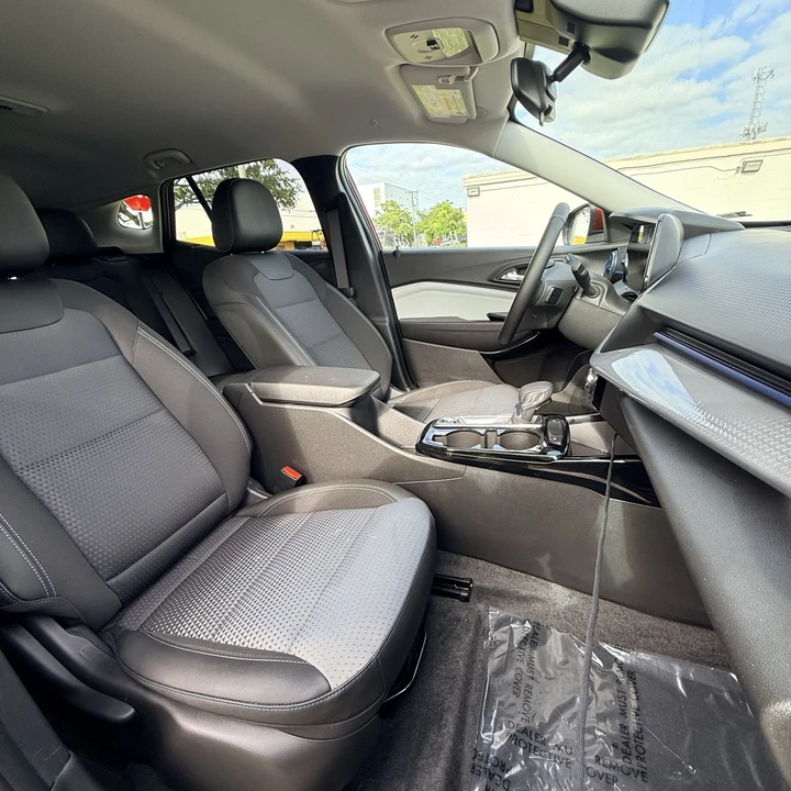2025 Chevrolet Trax - Image 13 of 21