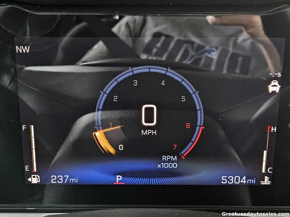 2025 Chevrolet Trax - Image 15 of 21