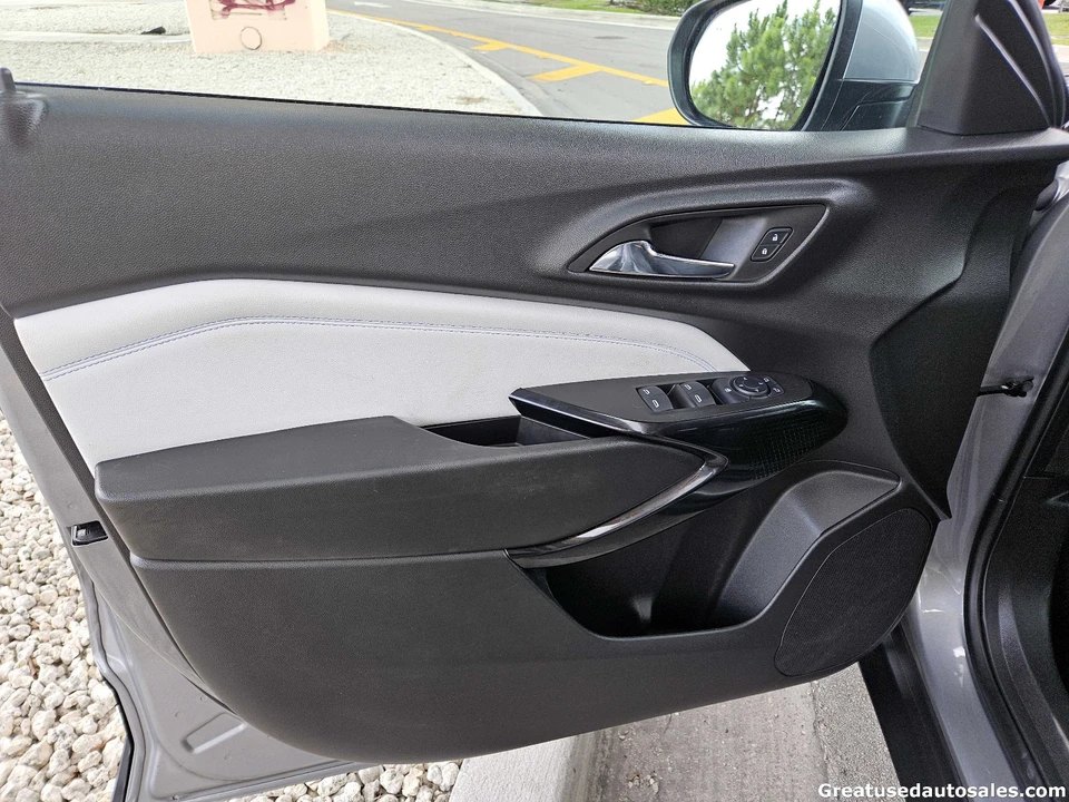 2025 Chevrolet Trax - Image 7 of 21