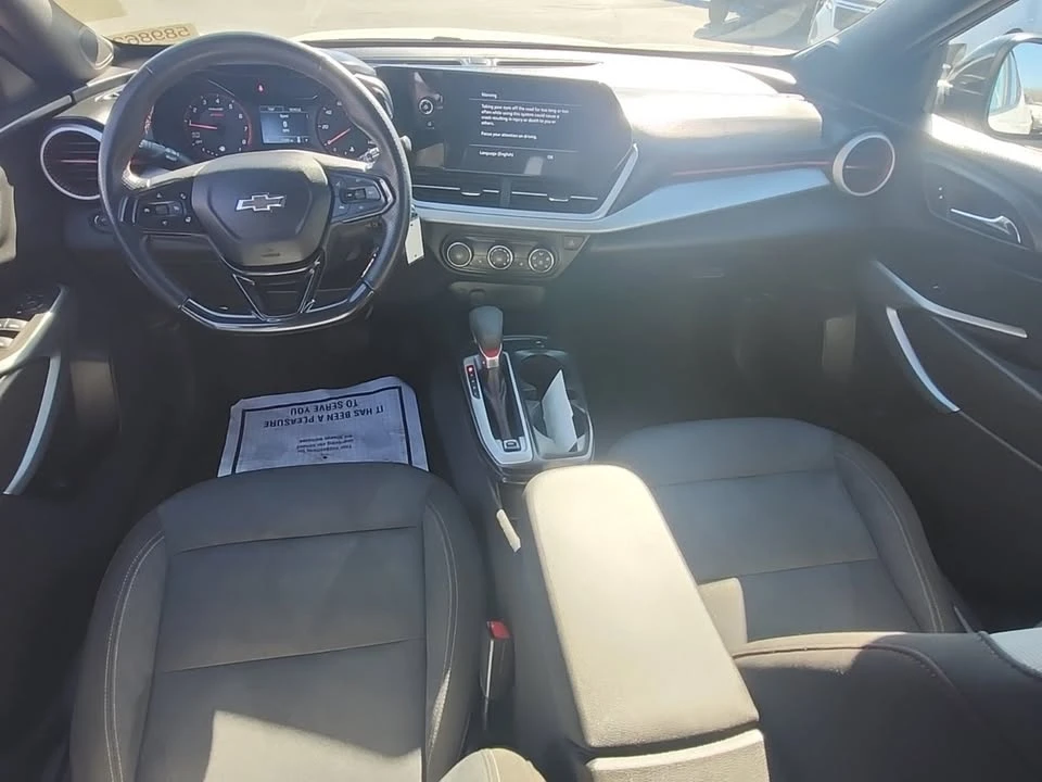 2025 Chevrolet Trax - Image 6 of 8