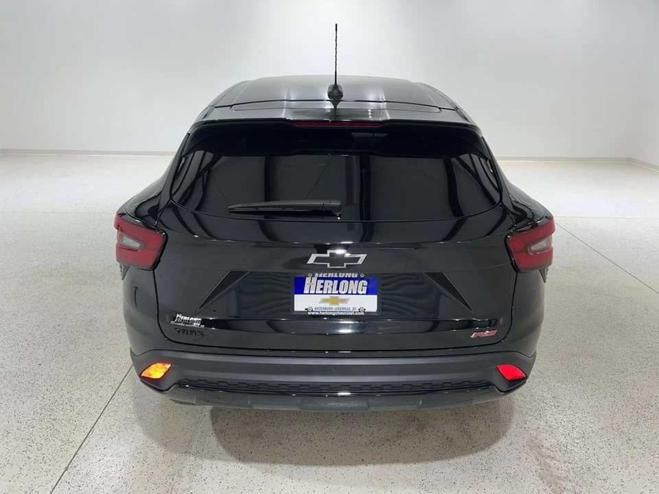 2025 Chevrolet Trax - Image 7 of 21