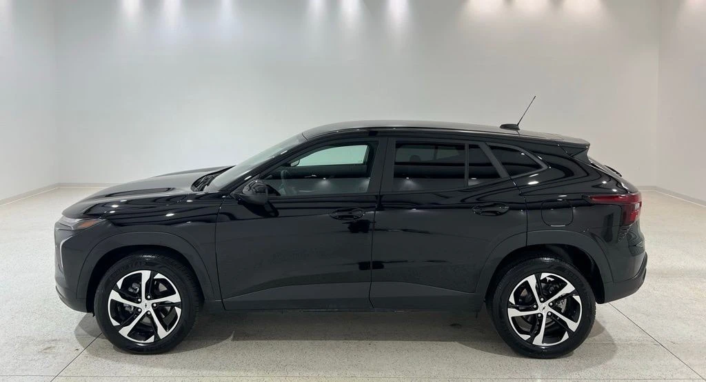 2025 Chevrolet Trax - Image 4 of 21
