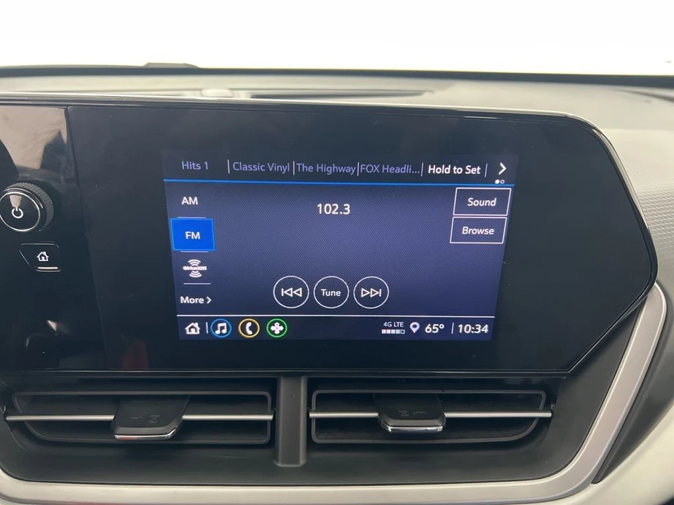 2025 Chevrolet Trax - Image 12 of 21