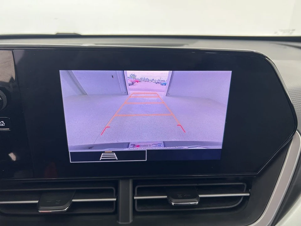 2025 Chevrolet Trax - Image 13 of 21