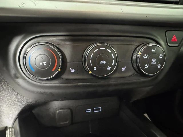 2025 Chevrolet Trax - Image 20 of 21