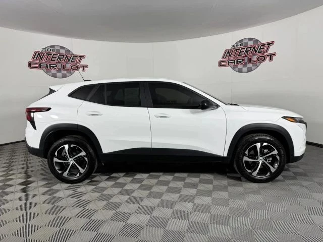 2025 Chevrolet Trax - Image 8 of 21