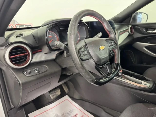 2025 Chevrolet Trax - Image 10 of 21