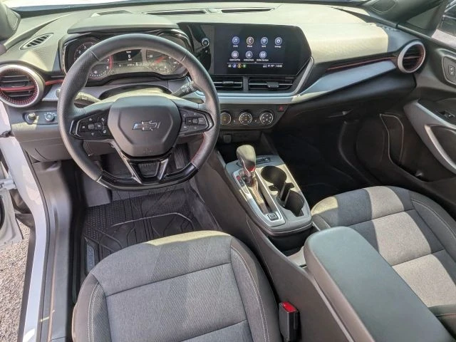 2025 Chevrolet Trax - Image 9 of 21
