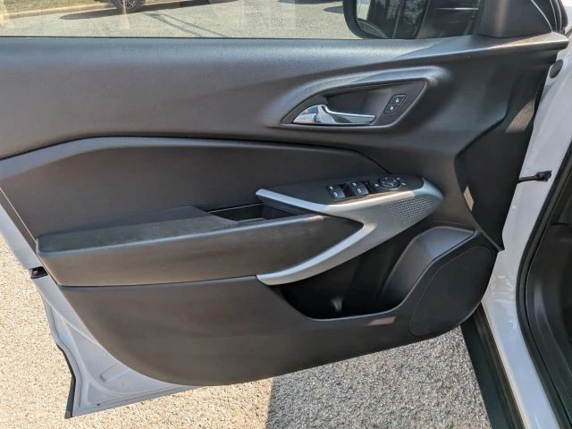 2025 Chevrolet Trax - Image 19 of 21