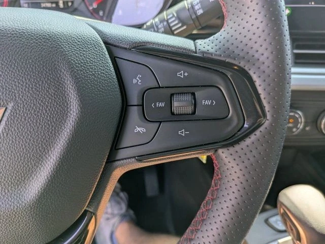2025 Chevrolet Trax - Image 16 of 21
