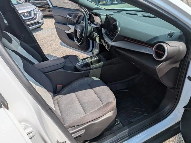 2025 Chevrolet Trax - Image 11 of 21