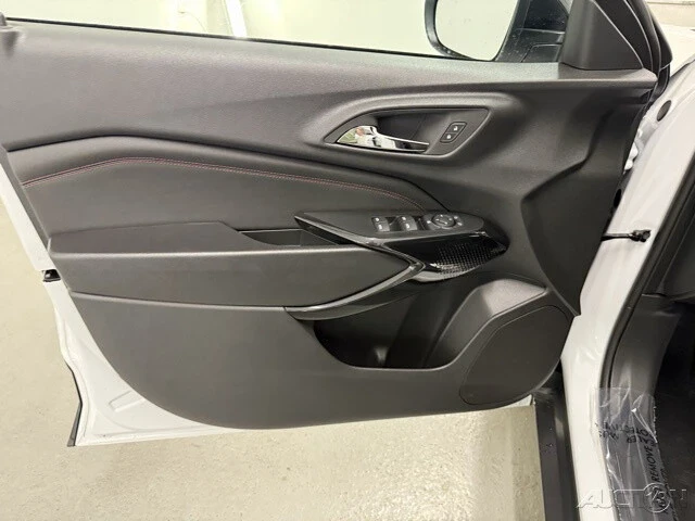 2025 Chevrolet Trax - Image 11 of 12