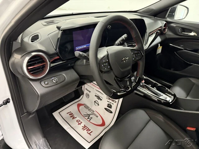 2025 Chevrolet Trax - Image 10 of 12