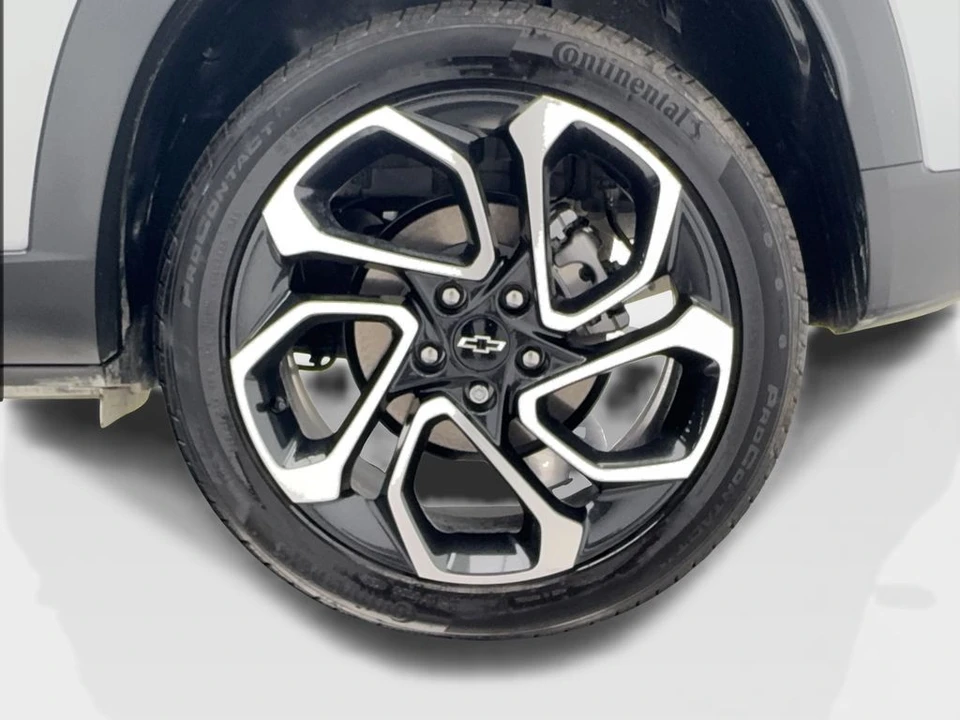 2025 Chevrolet Trax - Image 12 of 21