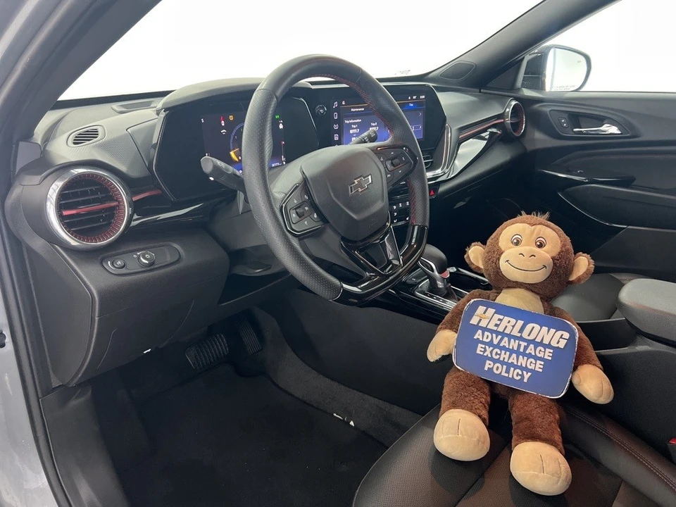 2025 Chevrolet Trax - Image 9 of 12