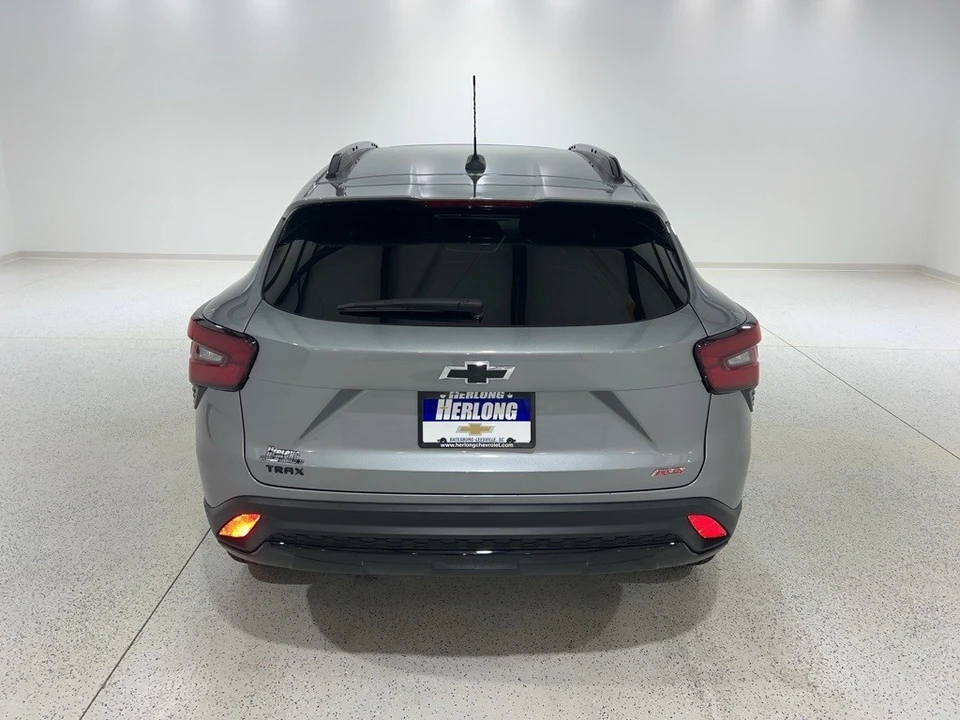 2025 Chevrolet Trax - Image 4 of 12