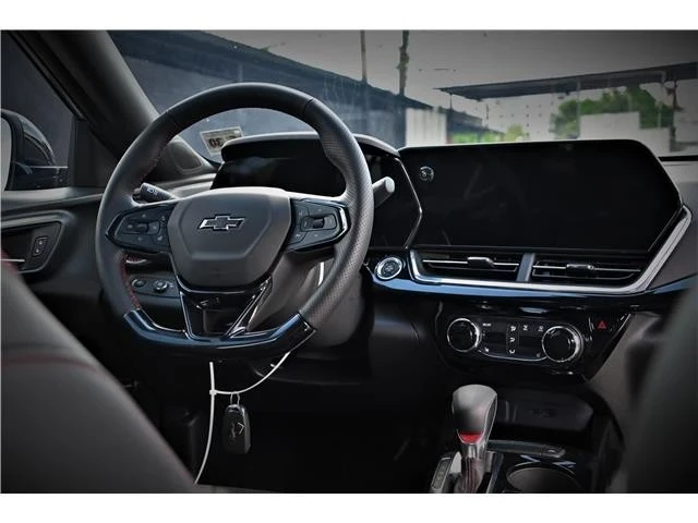 2025 Chevrolet Trax - Image 12 of 21