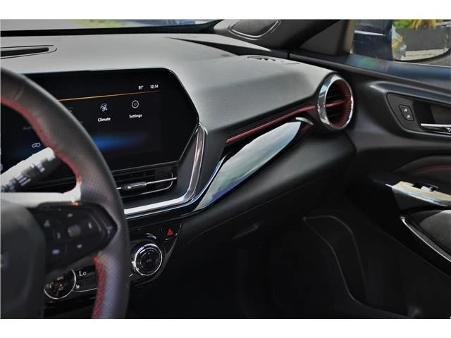 2025 Chevrolet Trax - Image 11 of 21