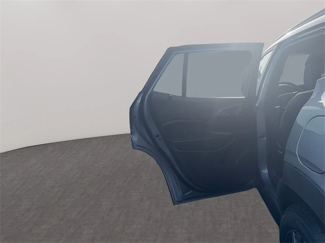 2025 Chevrolet Trax - Image 13 of 21