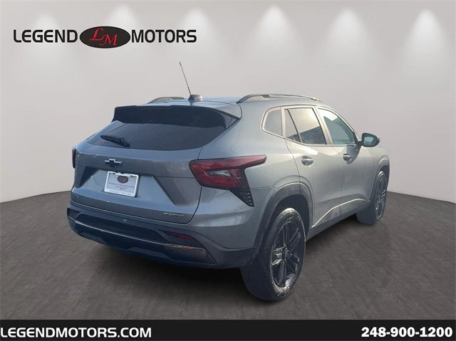 2025 Chevrolet Trax - Image 8 of 21
