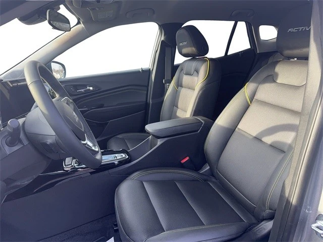 2025 Chevrolet Trax - Image 12 of 21