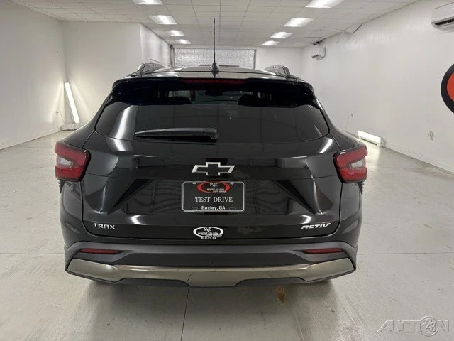 2025 Chevrolet Trax - Image 6 of 12