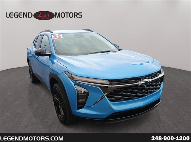 2025 Chevrolet Trax - Image 2 of 21