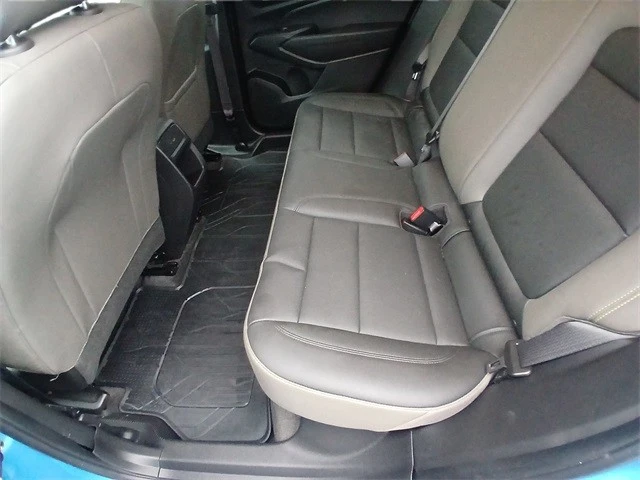 2025 Chevrolet Trax - Image 14 of 21