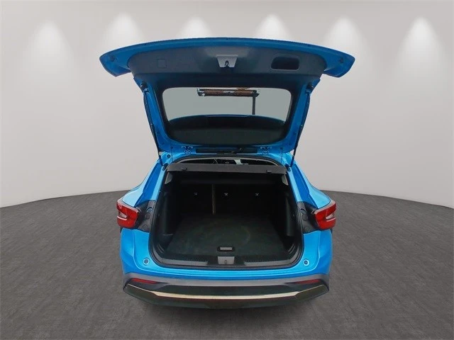 2025 Chevrolet Trax - Image 15 of 21