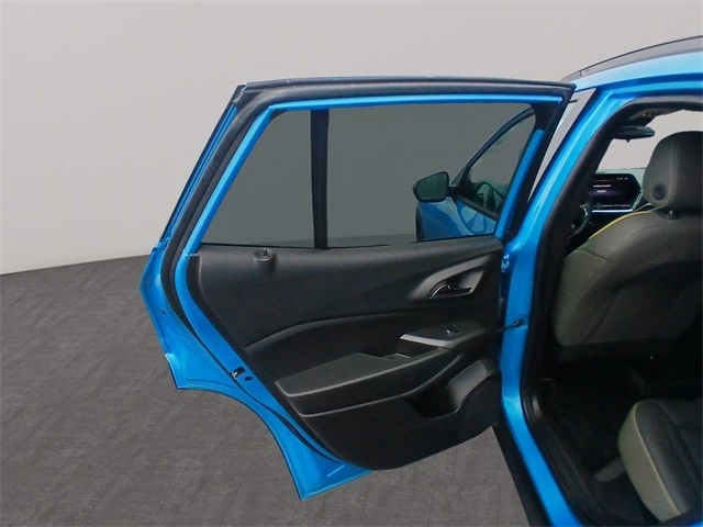 2025 Chevrolet Trax - Image 13 of 21