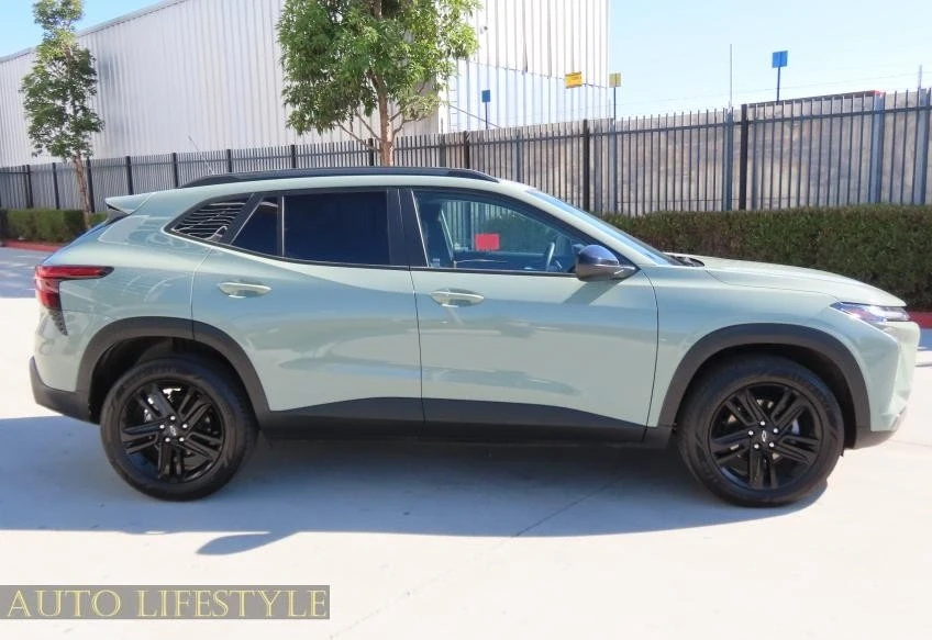 2025 Chevrolet Trax - Image 6 of 21