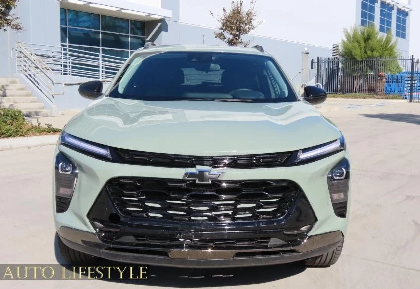2025 Chevrolet Trax - Image 11 of 21