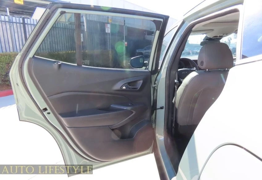 2025 Chevrolet Trax - Image 19 of 21