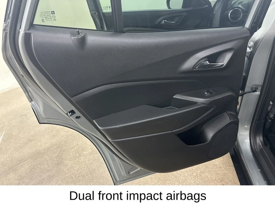 2025 Chevrolet Trax - Image 30 of 31