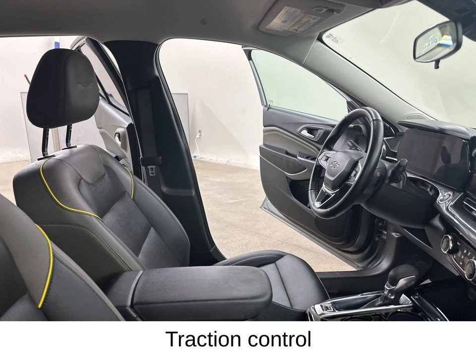 2025 Chevrolet Trax - Image 23 of 31