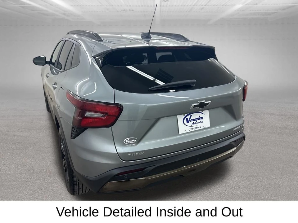 2025 Chevrolet Trax - Image 10 of 31