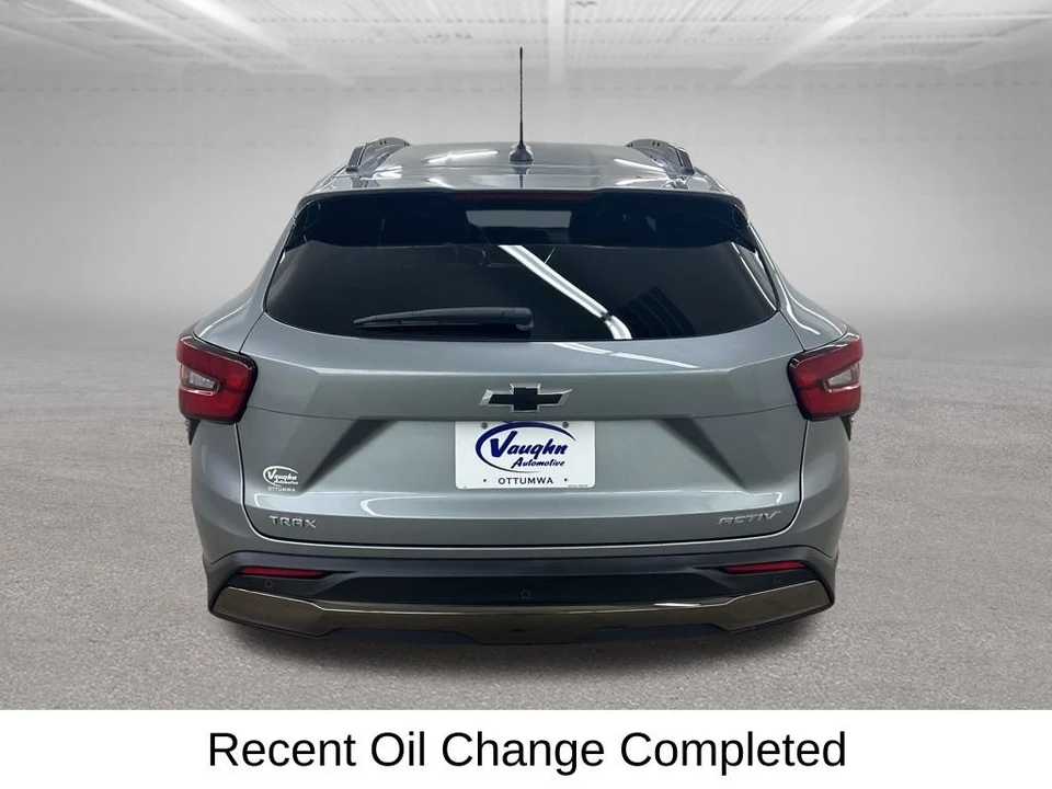 2025 Chevrolet Trax - Image 11 of 31