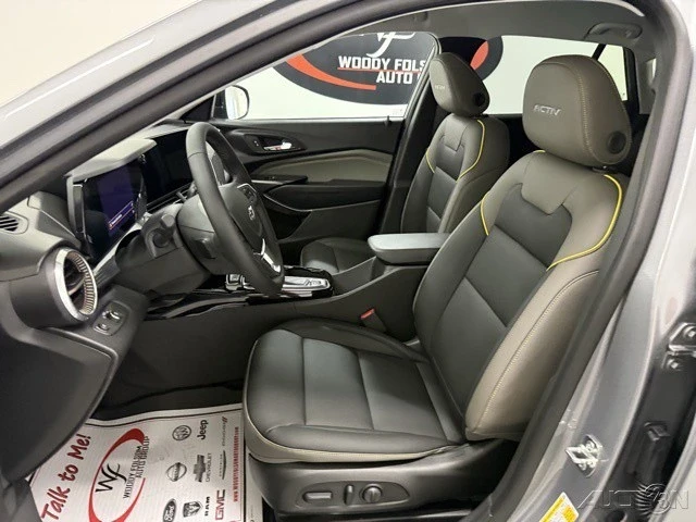2025 Chevrolet Trax - Image 9 of 12