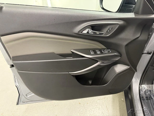 2025 Chevrolet Trax - Image 11 of 12
