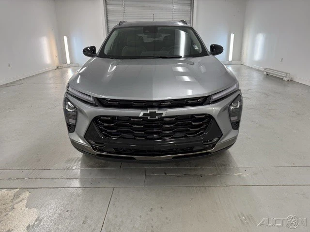 2025 Chevrolet Trax - Image 2 of 12